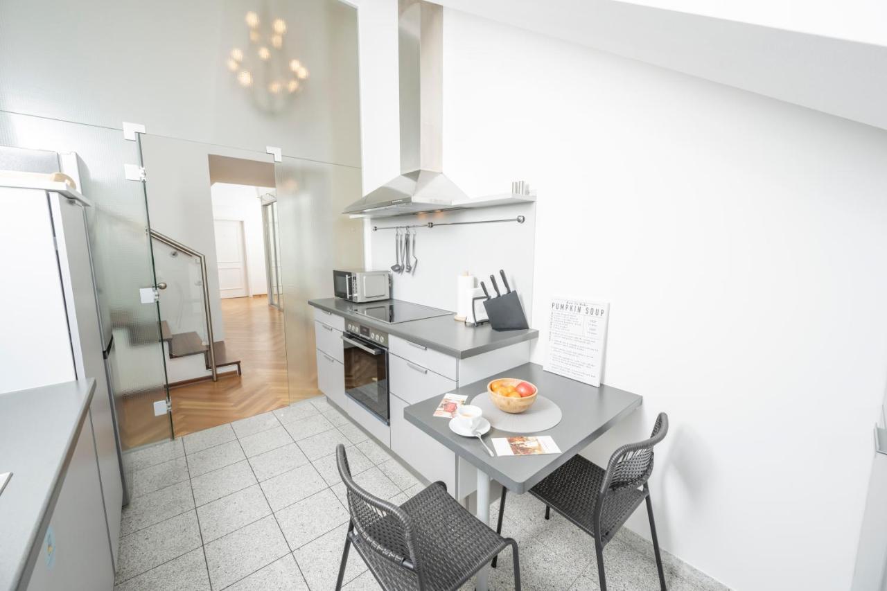 Penthouse Staatsoper Apartment *